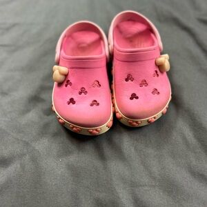 Girls Pink Minne Mouse Disney Crocs size 8/9